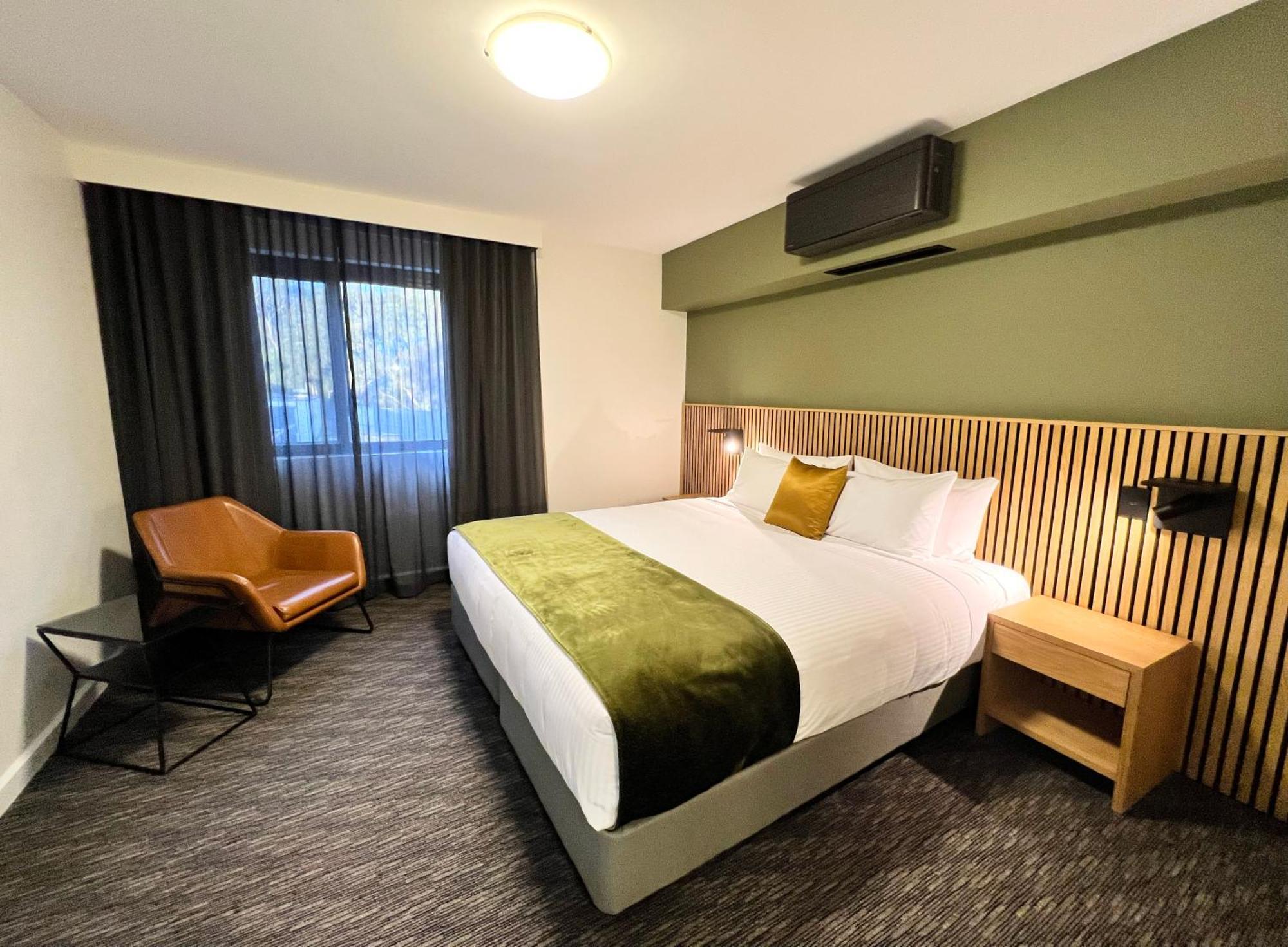 Mill Hotel Milperra Panania Екстериор снимка